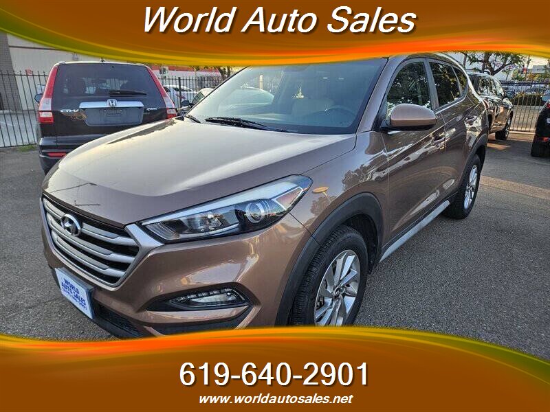 2017 Hyundai TUCSON SE   - Photo 1 - San Diego, CA 92105