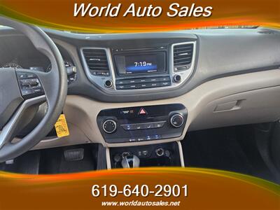 2017 Hyundai TUCSON SE - Photo 6 - San Diego, CA 92105