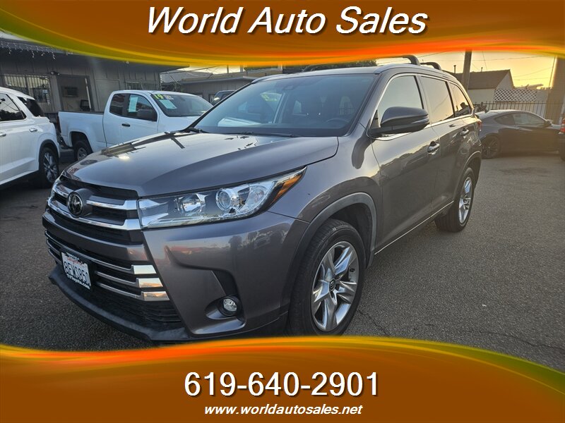 2019 Toyota Highlander Limited   - Photo 1 - San Diego, CA 92105
