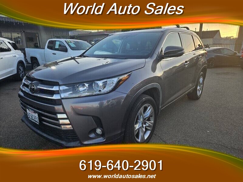 2019 Toyota Highlander Limited   - Photo 1 - San Diego, CA 92105