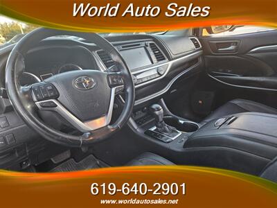 2019 Toyota Highlander Limited   - Photo 6 - San Diego, CA 92105