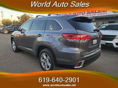 2019 Toyota Highlander Limited   - Photo 3 - San Diego, CA 92105