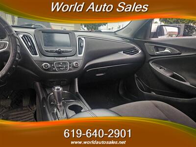 2018 Chevrolet Malibu LT   - Photo 10 - San Diego, CA 92105