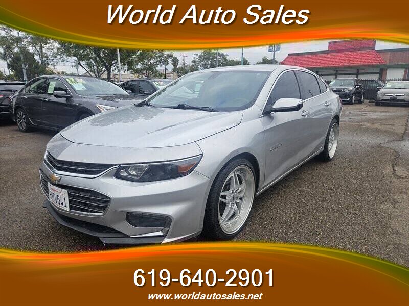2018 Chevrolet Malibu LT   - Photo 1 - San Diego, CA 92105