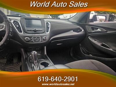 2018 Chevrolet Malibu LT   - Photo 10 - San Diego, CA 92105