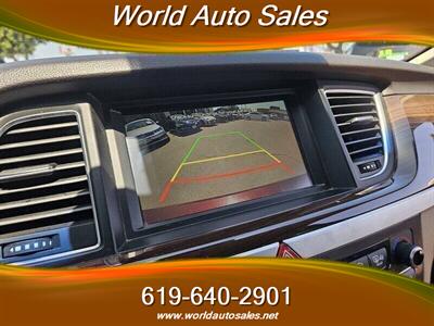 2015 Hyundai Genesis 3.8L   - Photo 12 - San Diego, CA 92105