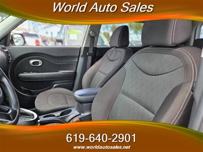 2017 Kia Soul   - Photo 10 - San Diego, CA 92105