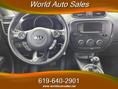 2017 Kia Soul   - Photo 7 - San Diego, CA 92105