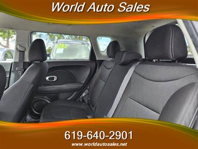 2017 Kia Soul   - Photo 12 - San Diego, CA 92105