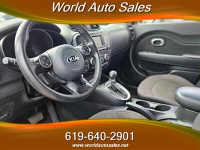 2017 Kia Soul   - Photo 6 - San Diego, CA 92105