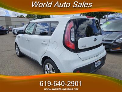 2017 Kia Soul   - Photo 3 - San Diego, CA 92105