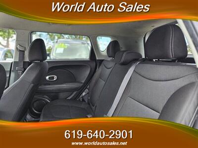 2017 Kia Soul   - Photo 12 - San Diego, CA 92105