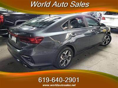 2019 Kia Forte LXS   - Photo 4 - San Diego, CA 92105