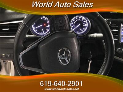 2018 Toyota Camry SE   - Photo 8 - San Diego, CA 92105