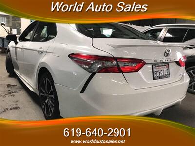 2018 Toyota Camry SE   - Photo 2 - San Diego, CA 92105