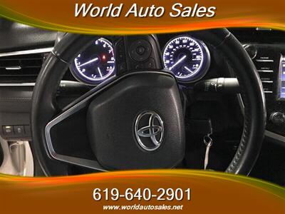 2018 Toyota Camry SE   - Photo 8 - San Diego, CA 92105