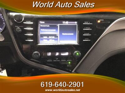 2018 Toyota Camry SE   - Photo 9 - San Diego, CA 92105