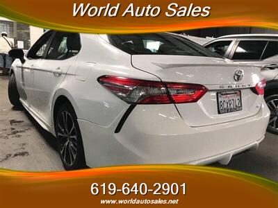 2018 Toyota Camry SE   - Photo 2 - San Diego, CA 92105