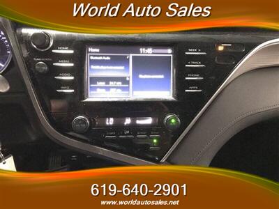 2018 Toyota Camry SE   - Photo 9 - San Diego, CA 92105