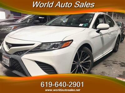 2018 Toyota Camry SE Sedan