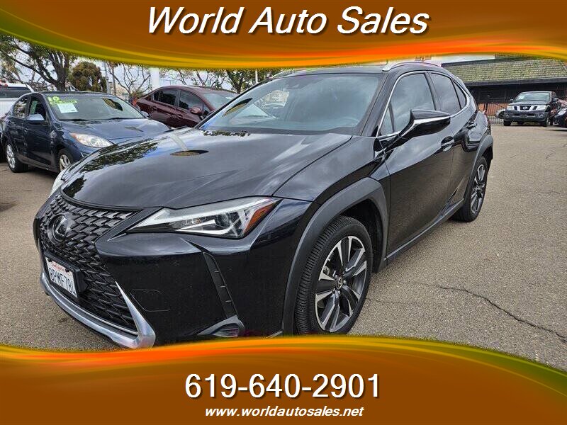 2019 Lexus UX 200's photo