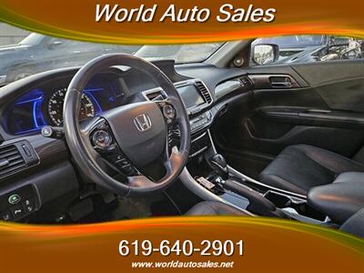 2017 Honda Accord Hybrid Touring   - Photo 7 - San Diego, CA 92105