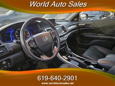 2017 Honda Accord Hybrid Touring   - Photo 7 - San Diego, CA 92105