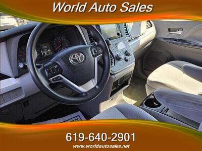 2015 Toyota Sienna LE 8-Passenger   - Photo 6 - San Diego, CA 92105