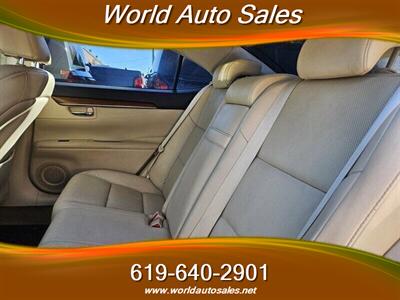 2013 Lexus ES 300h   - Photo 8 - San Diego, CA 92105