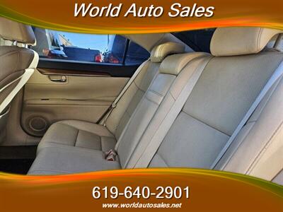 2013 Lexus ES 300h   - Photo 8 - San Diego, CA 92105