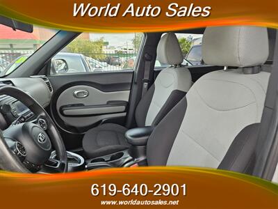 2016 Kia Soul LX   - Photo 8 - San Diego, CA 92105