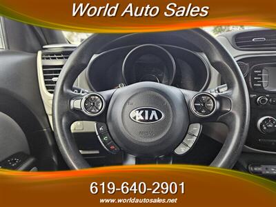 2016 Kia Soul LX   - Photo 10 - San Diego, CA 92105
