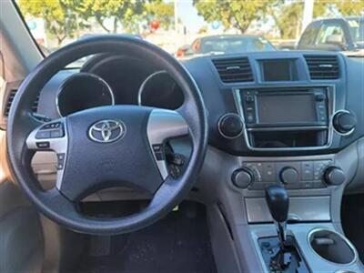 2013 TOYOTA HIGHLANDER   - Photo 8 - San Diego, CA 92105