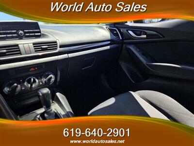 2014 Mazda Mazda3 i Sport   - Photo 10 - San Diego, CA 92105