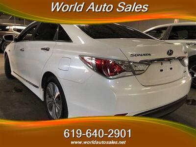 2015 Hyundai SONATA Hybrid Limited - Photo 2 - San Diego, CA 92105