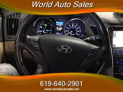 2015 Hyundai SONATA Hybrid Limited   - Photo 9 - San Diego, CA 92105