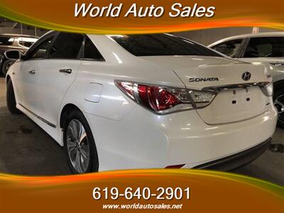 2015 Hyundai SONATA Hybrid Limited   - Photo 2 - San Diego, CA 92105