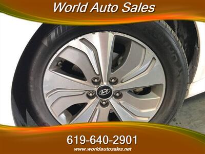 2015 Hyundai SONATA Hybrid Limited   - Photo 7 - San Diego, CA 92105