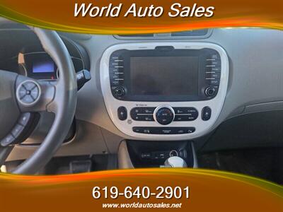 2016 Kia Soul EV EV Luxury - Photo 8 - San Diego, CA 92105