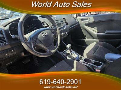 2017 Kia Forte5 LX - Photo 5 - San Diego, CA 92105