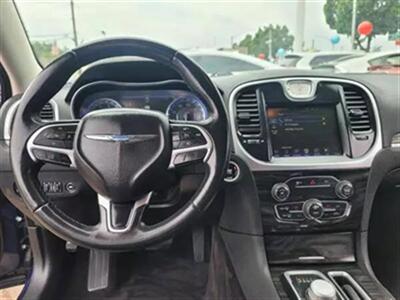 2016 CHRYSLER 300   - Photo 9 - San Diego, CA 92105