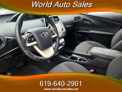 2017 Toyota Prius Three   - Photo 9 - San Diego, CA 92105