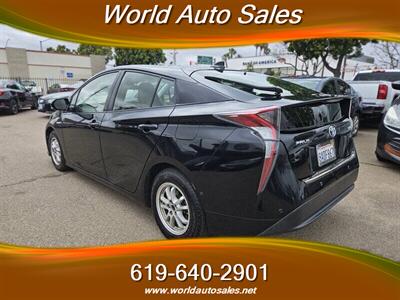 2017 Toyota Prius Three   - Photo 4 - San Diego, CA 92105