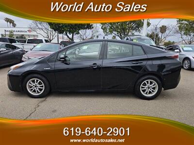 2017 Toyota Prius Three   - Photo 3 - San Diego, CA 92105