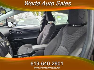 2017 Toyota Prius Three   - Photo 7 - San Diego, CA 92105