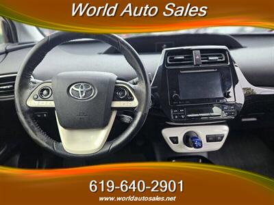 2017 Toyota Prius Three   - Photo 8 - San Diego, CA 92105
