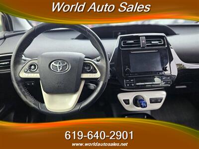 2017 Toyota Prius Three   - Photo 8 - San Diego, CA 92105