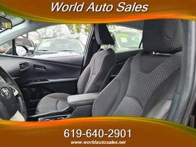 2017 Toyota Prius Three   - Photo 7 - San Diego, CA 92105