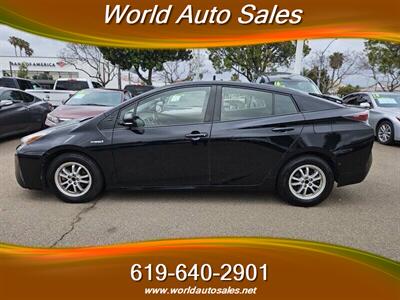2017 Toyota Prius Three   - Photo 3 - San Diego, CA 92105