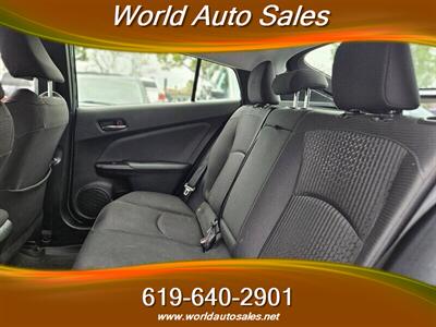2017 Toyota Prius Three   - Photo 11 - San Diego, CA 92105
